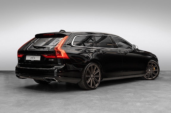 Volvo V90 2 of 30