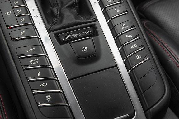 Porsche Macan GTS 13 of 30