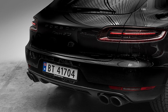 Porsche Macan GTS 7 of 30