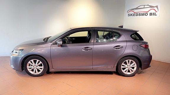 Lexus CT200h 9 of 16