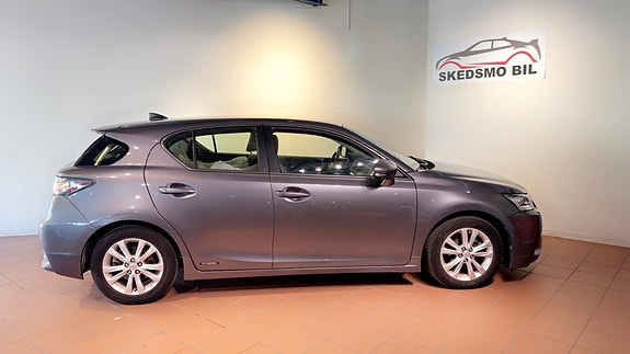 Lexus CT200h 7 of 16