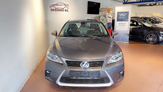 Lexus CT200h 11 of 16