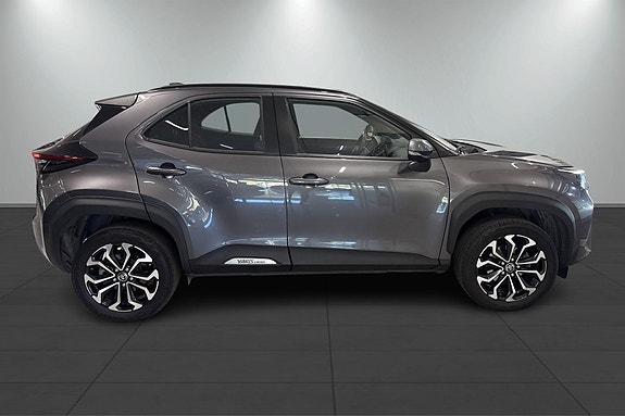 Toyota Yaris Cross 3 of 17