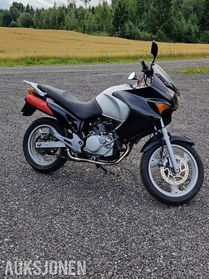 Honda XL 125 V Varadero 4 of 10