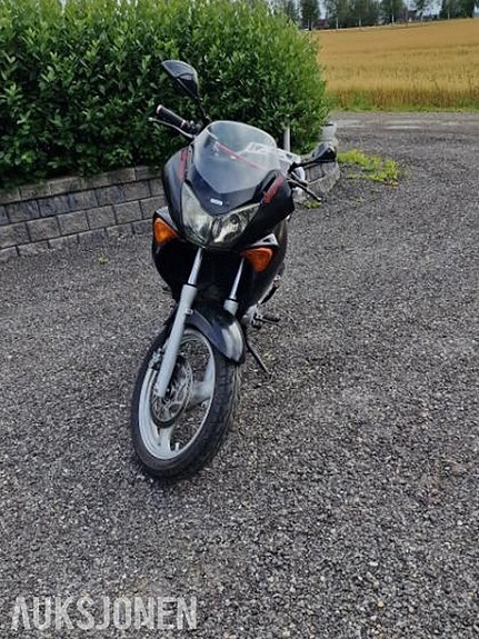 Honda XL 125 V Varadero 2 of 10