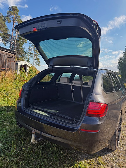 BMW 520d 4 of 12