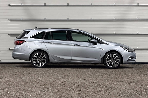 Opel Astra 2 of 30