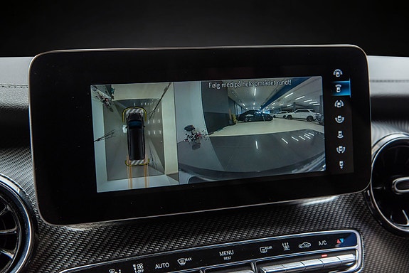 Mercedes-Benz V300 d 27 of 30