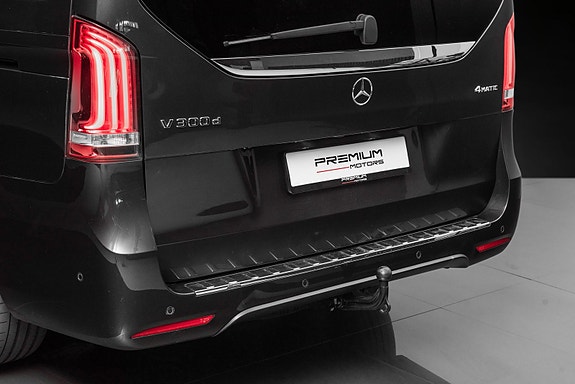 Mercedes-Benz V300 d 8 of 30