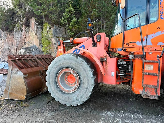 Fiat-Hitachi W 270 Evolution 2 of 30
