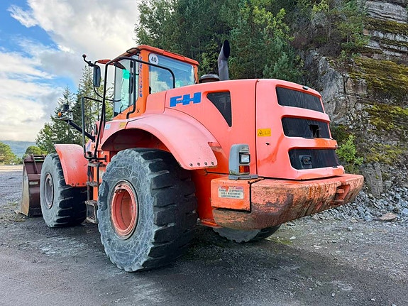 Fiat-Hitachi W 270 Evolution 3 of 30