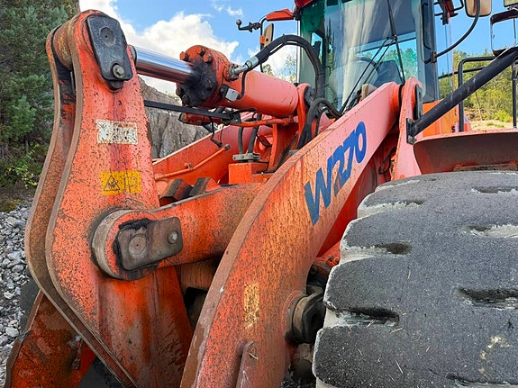Fiat-Hitachi W 270 Evolution 14 of 30