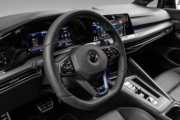 Volkswagen Golf VIII 13 of 30