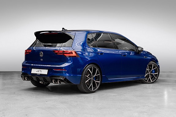 Volkswagen Golf VIII 10 of 30