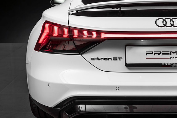 Audi e-tron GT 10 of 30