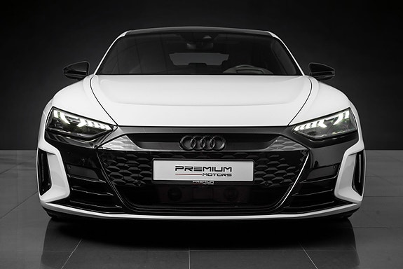 Audi e-tron GT 4 of 30