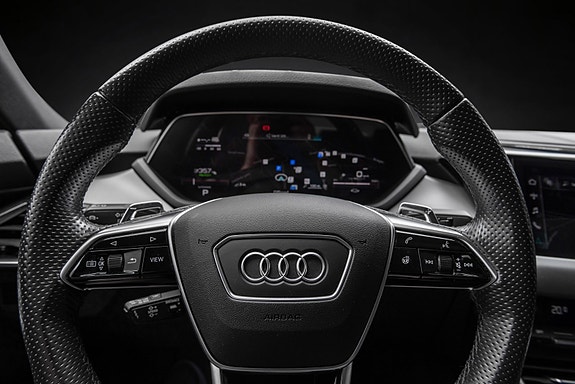 Audi e-tron GT 19 of 30