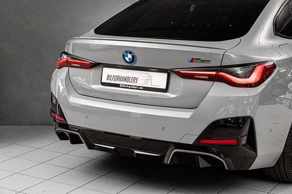 BMW i4 7 of 30