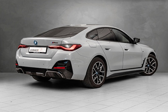 BMW i4 6 of 30