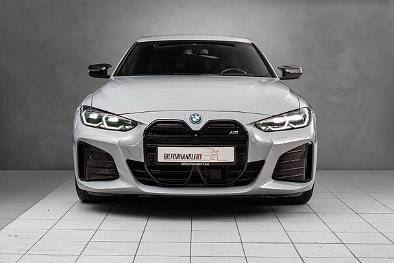 BMW i4 3 of 30
