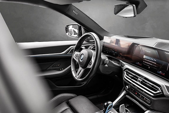BMW i4 14 of 30