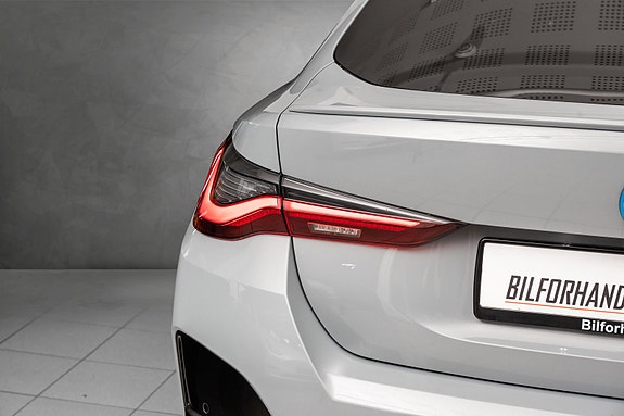 BMW i4 9 of 30