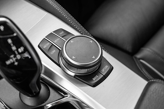 BMW 530e 13 of 30