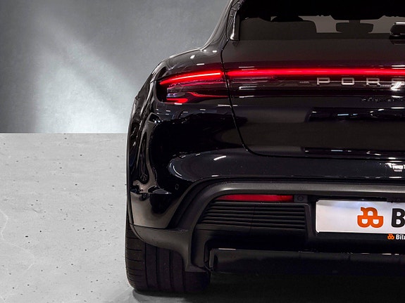 Porsche Taycan Cross Turismo 7 of 30