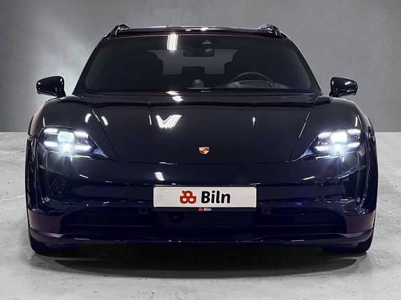 Porsche Taycan Cross Turismo 8 of 30