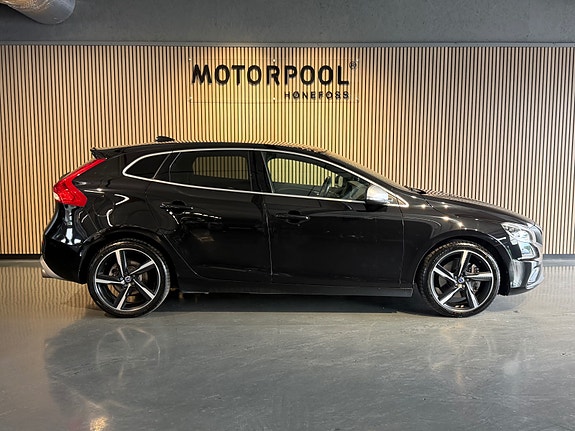 Volvo V40 3 of 30