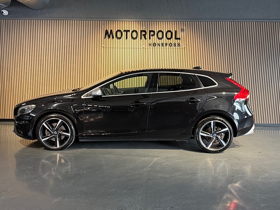 Volvo V40 13 of 30