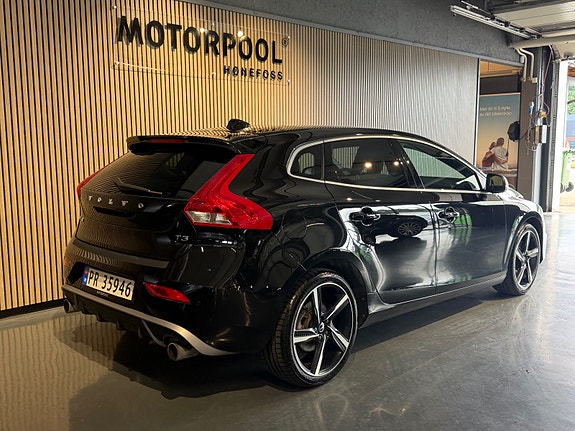 Volvo V40 4 of 30