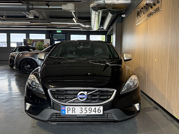 Volvo V40 2 of 30