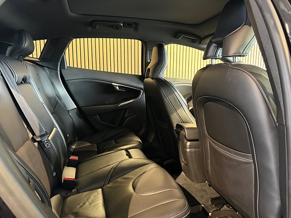 Volvo V40 9 of 30