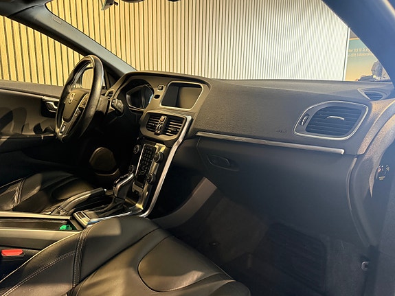 Volvo V40 8 of 30