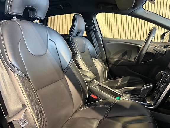 Volvo V40 7 of 30