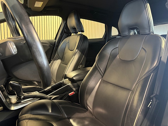 Volvo V40 20 of 30