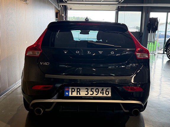 Volvo V40 5 of 30