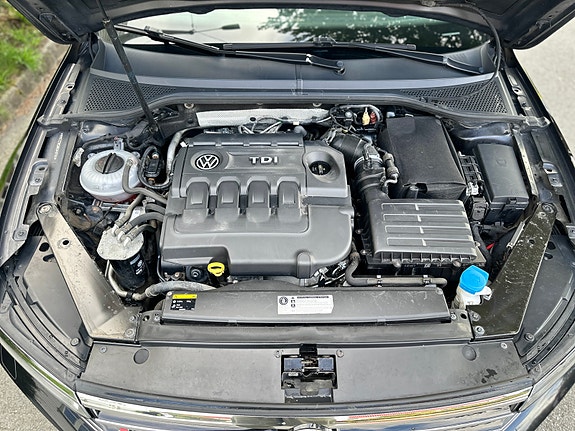 Volkswagen Passat 19 of 22