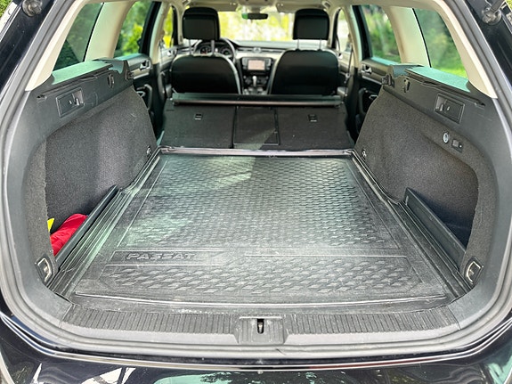 Volkswagen Passat 14 of 22