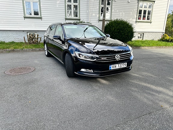 Volkswagen Passat 2 of 22
