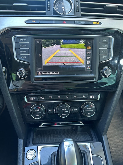 Volkswagen Passat 17 of 22