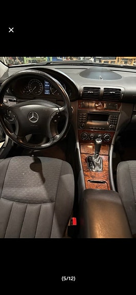 Mercedes-Benz C200 7 of 14