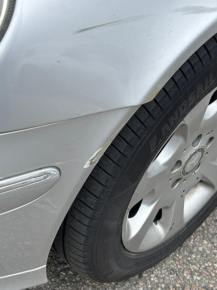 Mercedes-Benz C200 13 of 14