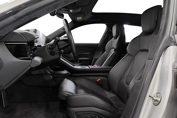 Porsche Taycan Cross Turismo 17 of 30