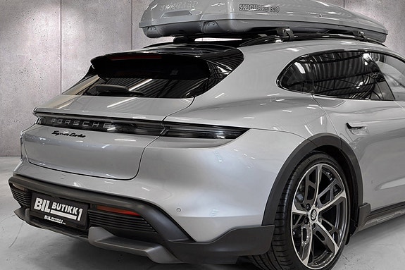 Porsche Taycan Cross Turismo 13 of 30