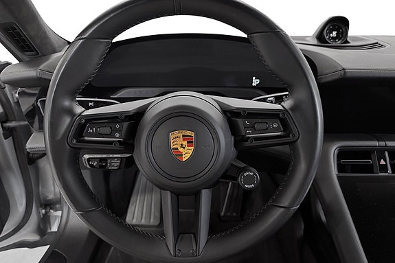 Porsche Taycan Cross Turismo 19 of 30