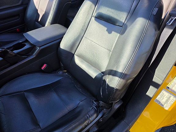 Ford Mustang 18 of 25