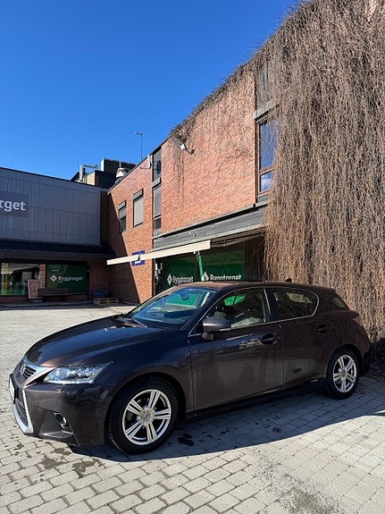 Lexus CT200h 4 of 7
