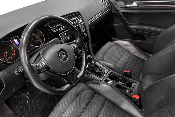 Volkswagen Golf VII 7 of 11